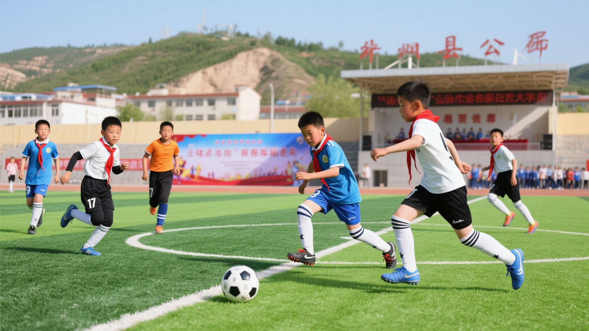 园南小学足球联赛 校园足球不仅能强健学生体魄,更能培养团队协作意识、拼搏进取精神和抗压能力。对于子